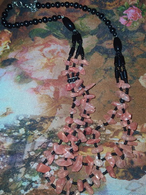 Necklace with simple beads and semi-precious stones new
