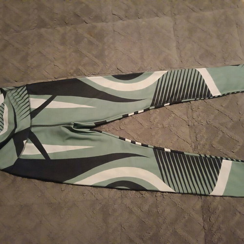 Women's leggings size large like new, green