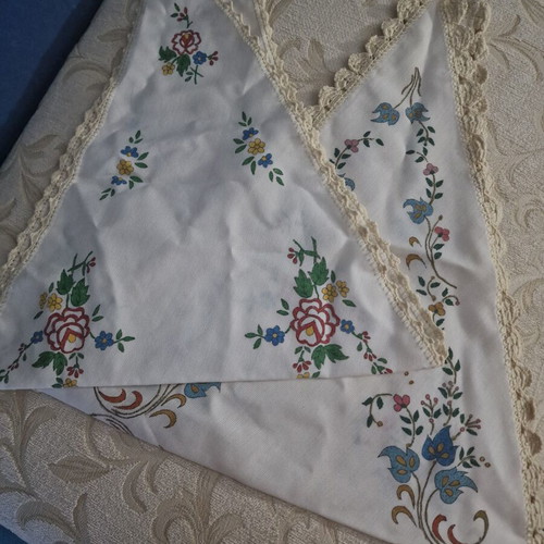 Vintage handmade embroidered doilies with lace, like new