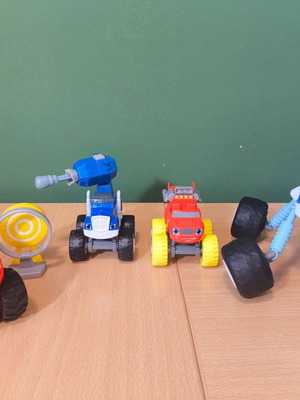 Blaze and the Monster Machines toy car set, 4 vehicles, Mattel 2014-2015