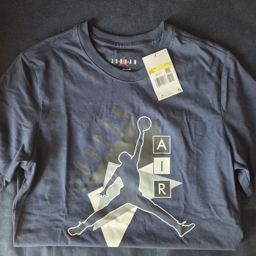 Nike Air Jordan T-shirt new, size S, blue