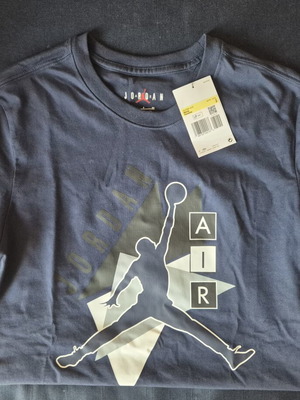 Nike Air Jordan T-shirt new, size S, blue