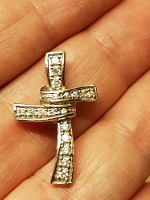 Silver cross pendant with zirconia, new