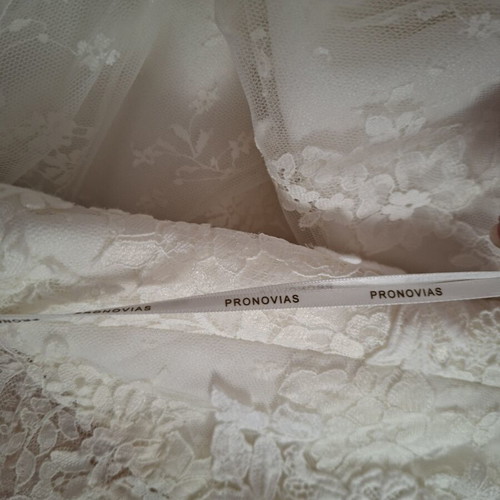 Pronovias wedding dress used, size M 38 10, white