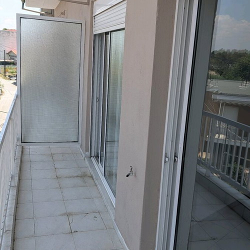 Γκαρσονιέρα 60 τ.μ. με δύο βεράντες στο κέντρο της Καρδίτσας