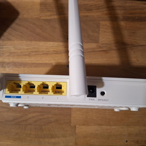 Tenda F3 Router Repeater new