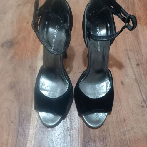 Velvet DKNY sandals used, size 37.5, black