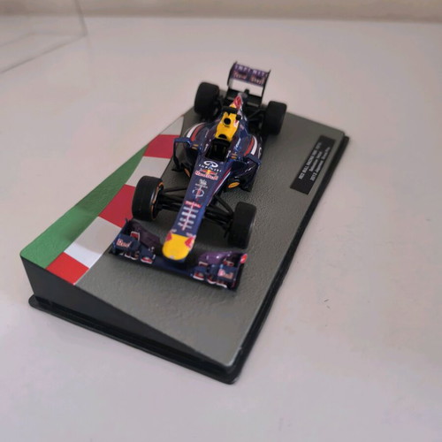 Μινιατούρα F1 Red Bull Racing S.Vettel 2013 σαν καινούργιο, 1:43 κλίμακα