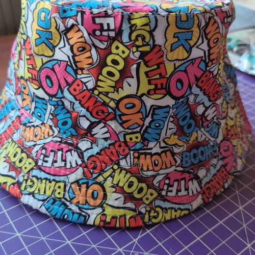 Bucket hat like new, white and multicolor, size S/M