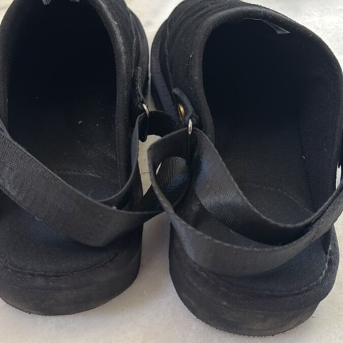 Ugg black size 42 like new with anatomical insole