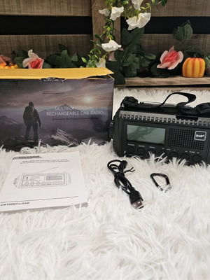 Ηλιακό FM ραδιόφωνο DAB+ φορητό με LED φακό και λάμπα ανάγνωσης