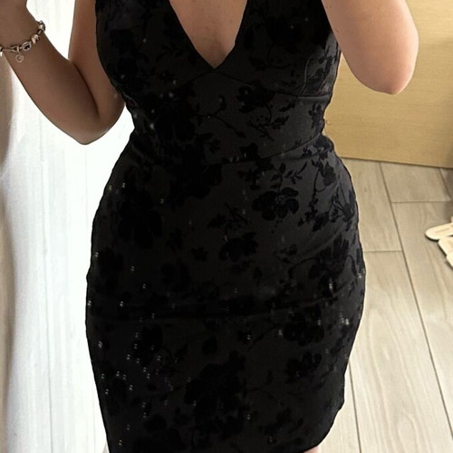 Bellissima black dress new with embossed floral details, size M