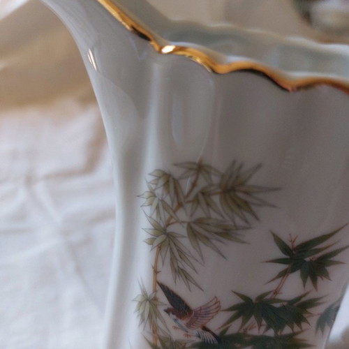 English vintage porcelain jug used with hand-painted design 17×10 cm