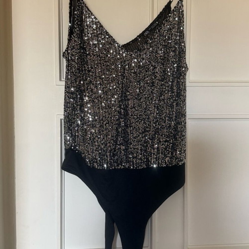 Bodysuit M black with silver sequins like new