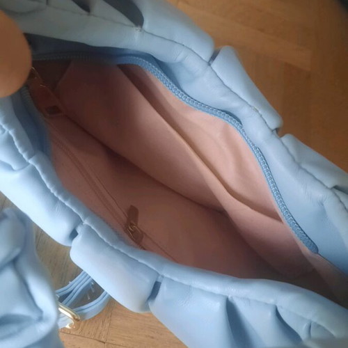 Turquoise shoulder bag like new with detachable strap