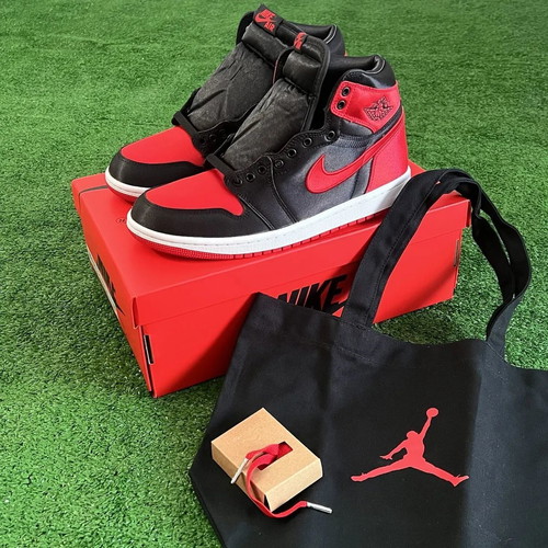 Jordan 1 Retro High OG Satin Bred women's size 38 new