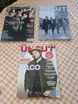 Uncut magazines like new, pack of 3 issues