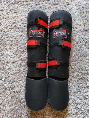 Shin guards with instep used, slight discoloration