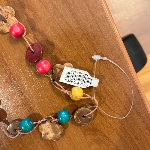 Pack of 5 necklaces like new, intact