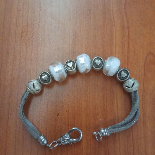 Silver bracelet like new with hearts and glass beads