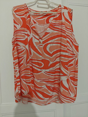 Top Laura Torelli like new, white and red viscose fabric, size XL