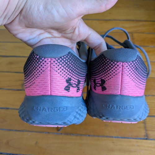 Under Armour Charged Rogue women's athletic shoes size 41 like new, black and pink