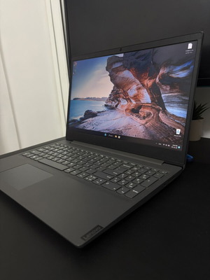 Laptop Lenovo Ryzen 3 12GB RAM 250GB SSD Windows 11 Office μεταχειρισμένο