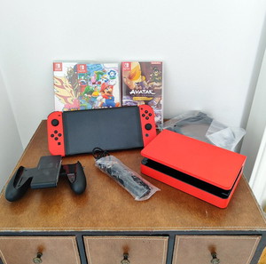 Nintendo Switch OLED Mario Red Edition 64GB- Καινούργιο με τρία παιχνίδια και extras