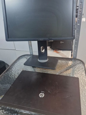 HP ProBook 4520s used with 19" monitor and Windows 10 Pro