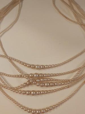 Necklace very elegant used