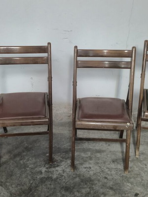 Wooden chairs used, set of 4, needs some care