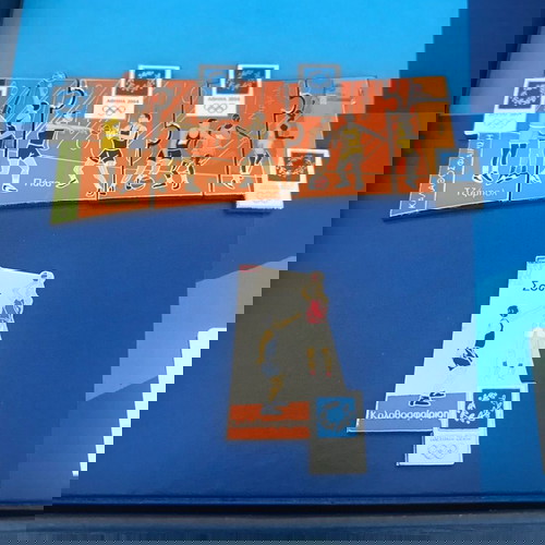 Συλλογή  συλλεκτικών καρφιτσων από τους Ολυμπιακούς αγώνες Αθήνα 2004