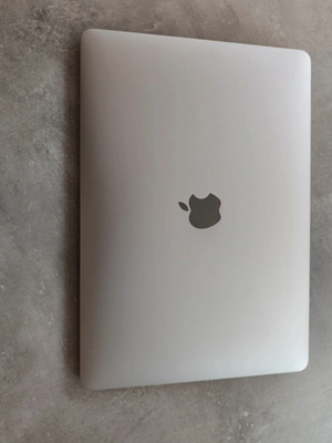 MacBook Air M1 2020 σαν καινούργιο με νέα μπαταρία και οθόνη