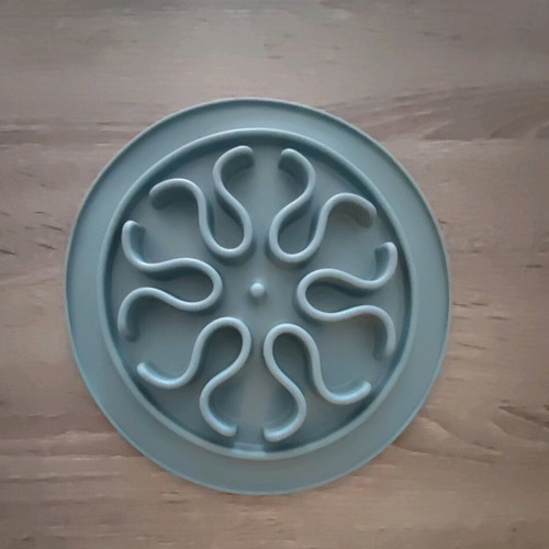 Trixie slow feeding pet bowl like new, silicone 24 cm