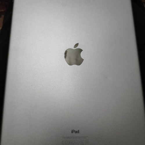 iPad Pro 2017 12.9 inch used with 256GB, case and keyboard