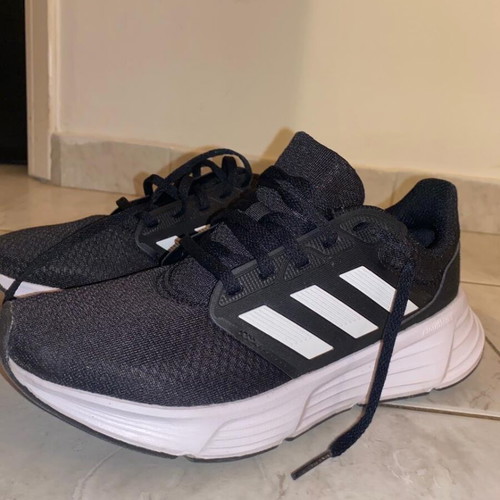 Adidas black athletic shoes like new, size 38.5