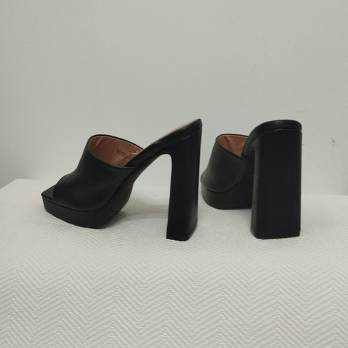 Bozikis mules size 38, like new, black