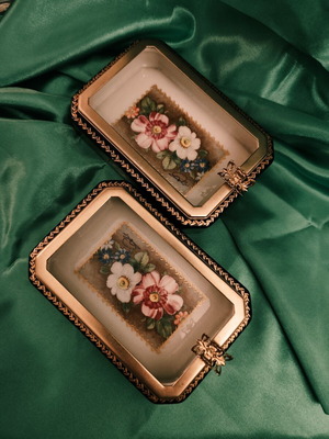 Vintage Limoges porcelain ashtrays set handpainted, like new