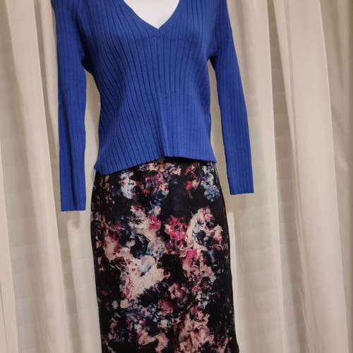Σετ Zara all day με μπλούζα ριπ μπλε και ελαστική φούστα pencil