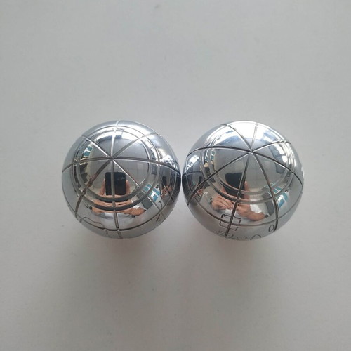 Baoding balls used, metal for health and relaxation