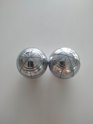 Baoding balls used, metal for health and relaxation