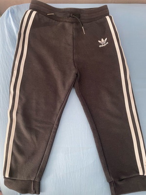 Adidas authentic tracksuit set used for 2-3 years old