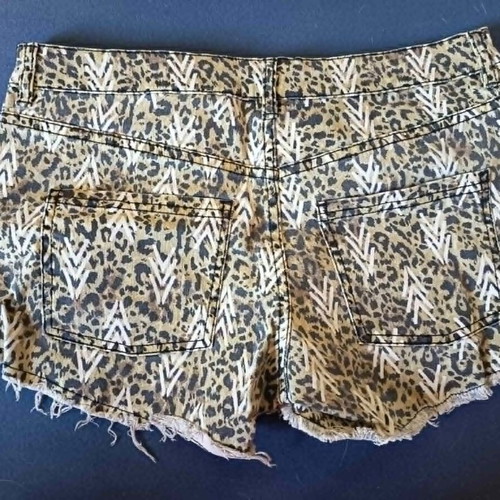 Element animal print shorts medium like new, multicolor