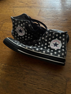 Converse All-Star High Top Shoes like new, black and grey dotted