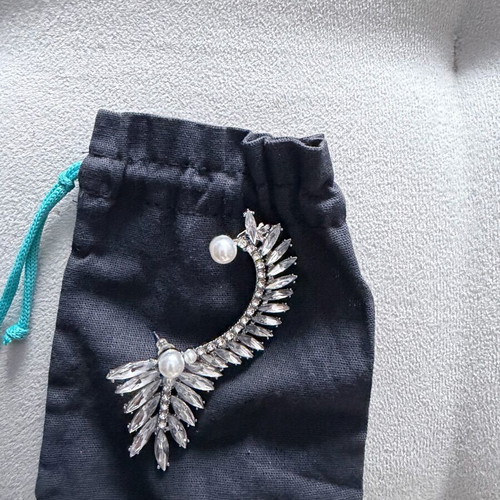 Cuff with crystals and pearls new, silver