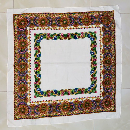 Traditional scarf 100% pure virgin wool new, 75x75