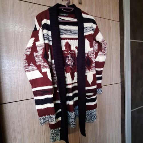 Women's knitted cardigan small like new, multicolored