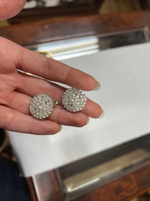 Earrings shiny, like new