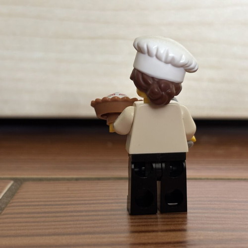 Gourmet Chef Lego CMF Series 17 minifigure, complete set with accessories