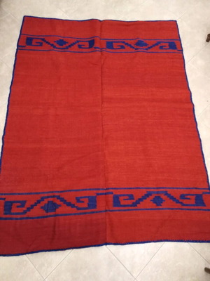 Υφαντό χαλί αργαλειού σαν καινούργιο, 2 κομμάτια ενωμένα, 1,90x1,40